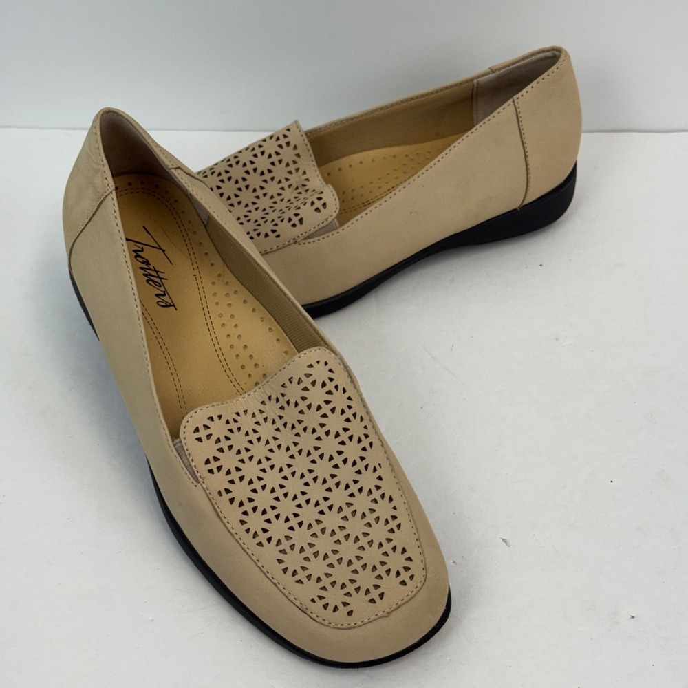 Trotters Beige Leather Laser Cut Loafers‎ Flats T1613-234 Womens 7W